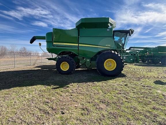 Image of John Deere S770 equipment image 1