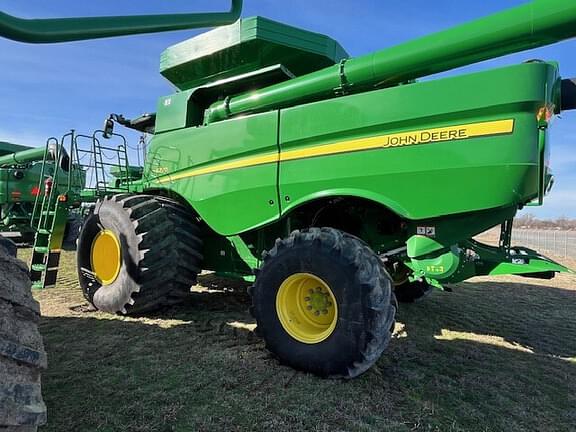 Image of John Deere S770 equipment image 4