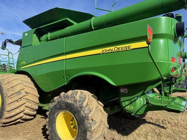 Image of John Deere S770 equipment image 3