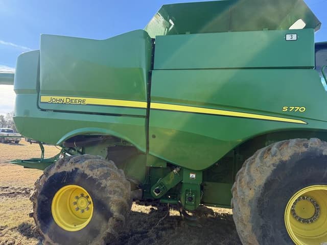 Image of John Deere S770 equipment image 2