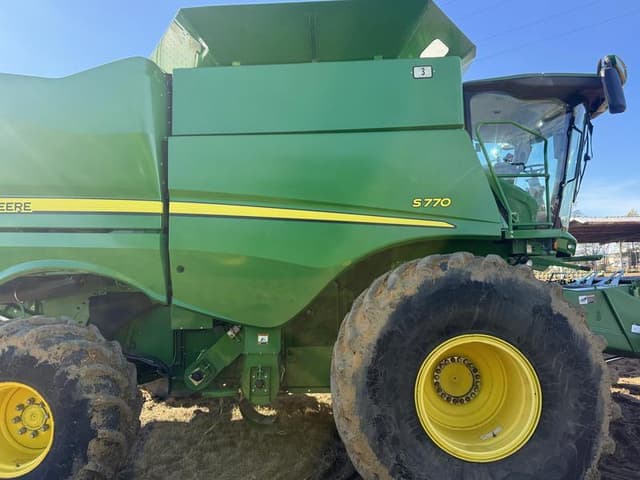 Image of John Deere S770 equipment image 1