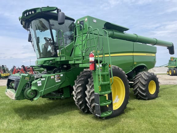 2021 John Deere S770 Equipment Image0