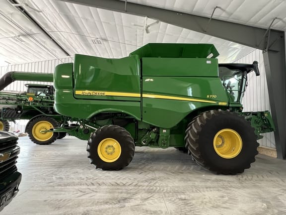 Main image John Deere S770