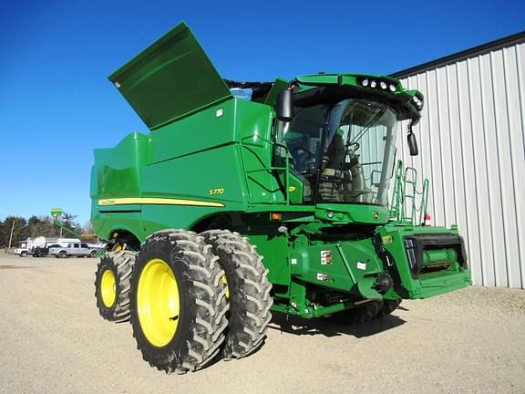 Image of John Deere S770 equipment image 4