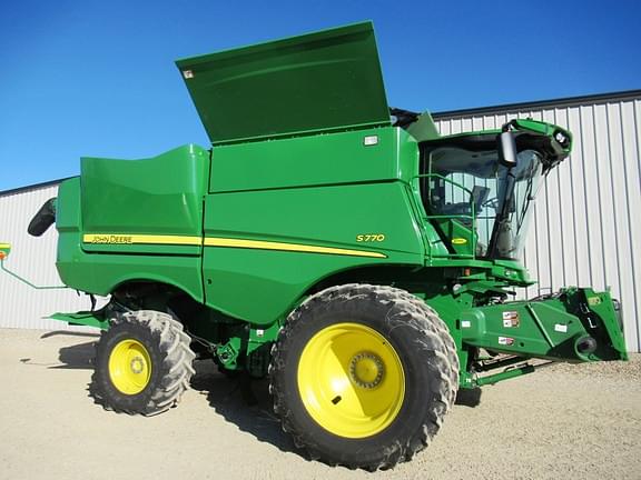 Image of John Deere S770 equipment image 1