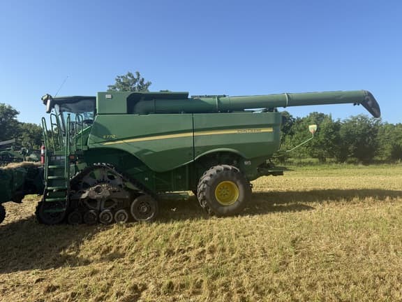 Image of John Deere S770 equipment image 2