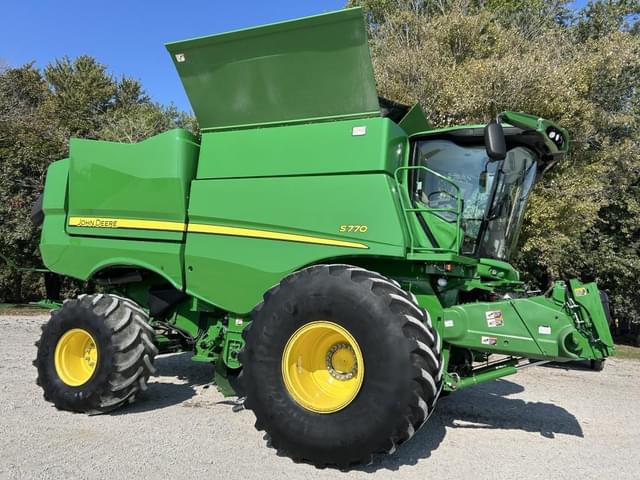Image of John Deere S770 equipment image 1