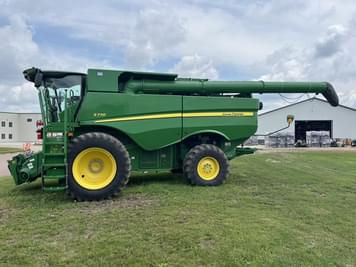 Main image John Deere S770