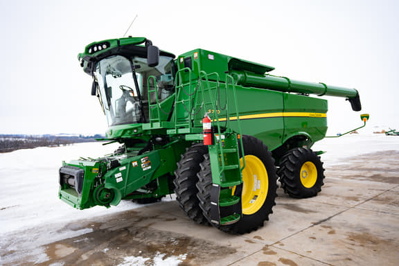 Image of John Deere S770 Primary image