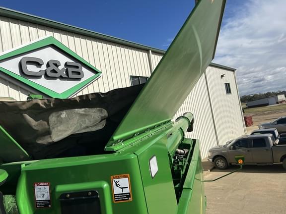 Image of John Deere S770 equipment image 4