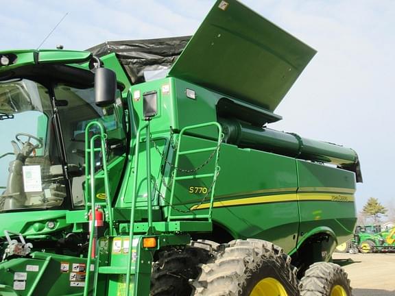 Image of John Deere S770 equipment image 3