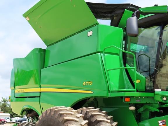 Image of John Deere S770 equipment image 4
