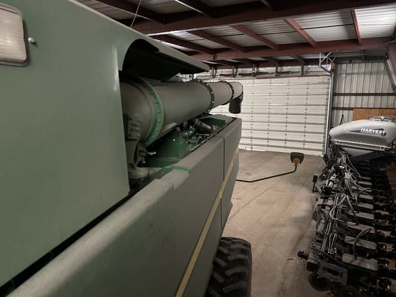 Image of John Deere S770 equipment image 4