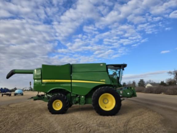 Image of John Deere S770 equipment image 1