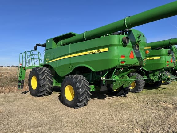 Image of John Deere S770 equipment image 3