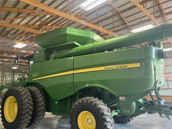 Image of John Deere S770 equipment image 2