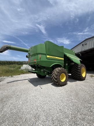 Image of John Deere S770 equipment image 1