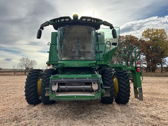 Image of John Deere S770 equipment image 1