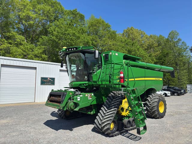 Image of John Deere S770 equipment image 1