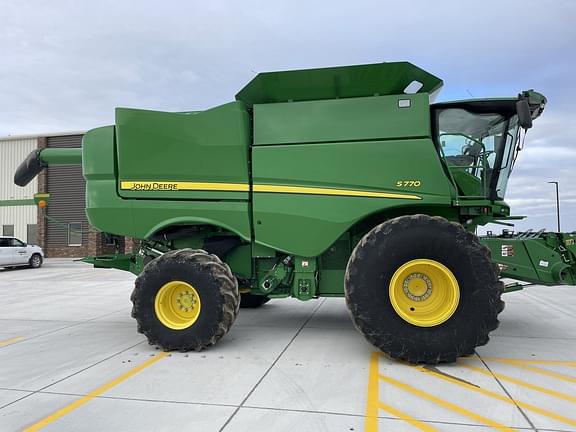 Image of John Deere S770 equipment image 3