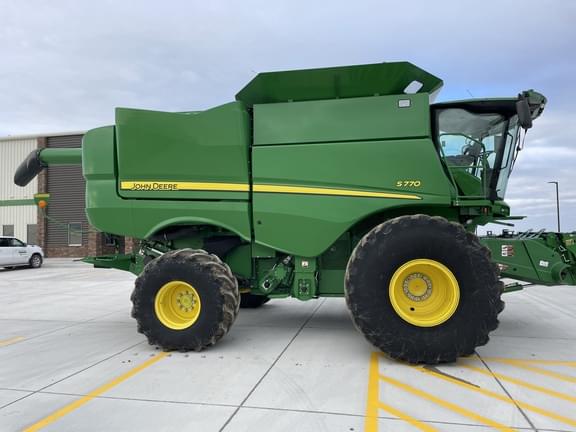 Image of John Deere S770 equipment image 3