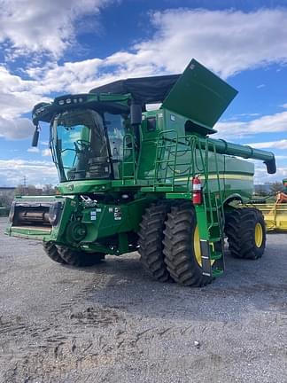 Image of John Deere S770 equipment image 1