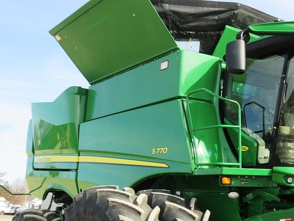 Image of John Deere S770 equipment image 2