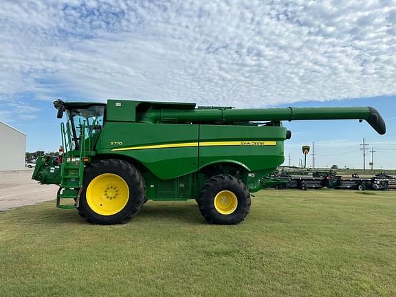 Image of John Deere S770 equipment image 1