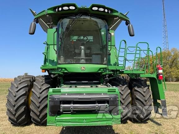 Image of John Deere S770 equipment image 4