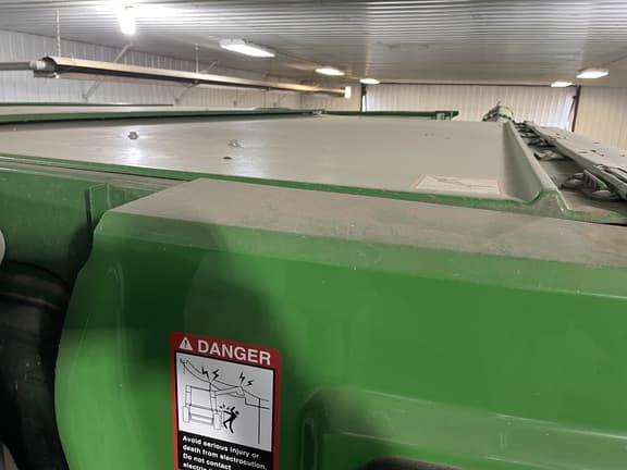 Image of John Deere S770 equipment image 2