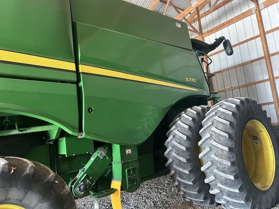 Image of John Deere S770 equipment image 2
