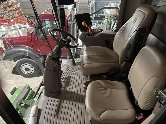 Image of John Deere S770 equipment image 3