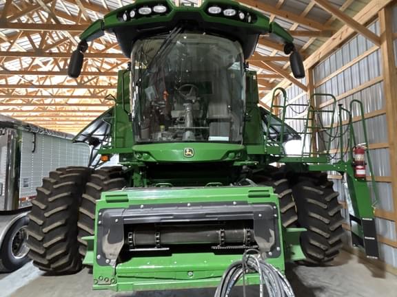 Image of John Deere S770 equipment image 1