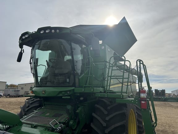 Main image John Deere S770