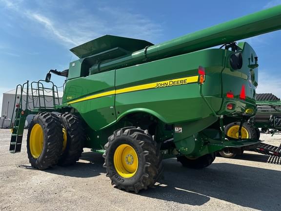 Image of John Deere S770 equipment image 4