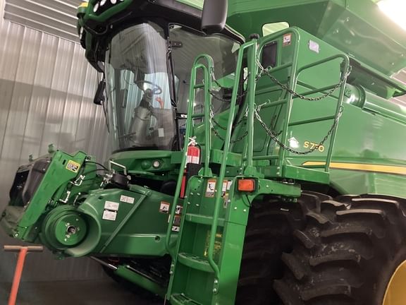 Main image John Deere S770