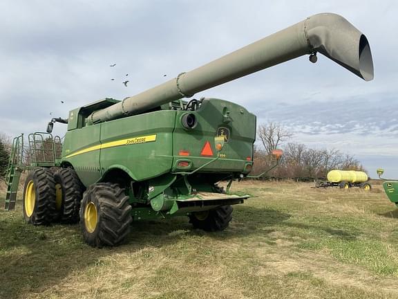 Image of John Deere S770 equipment image 4