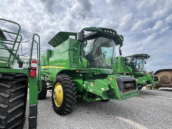 Image of John Deere S770 equipment image 1