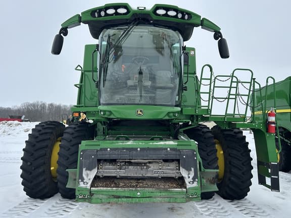 Image of John Deere S770 equipment image 2