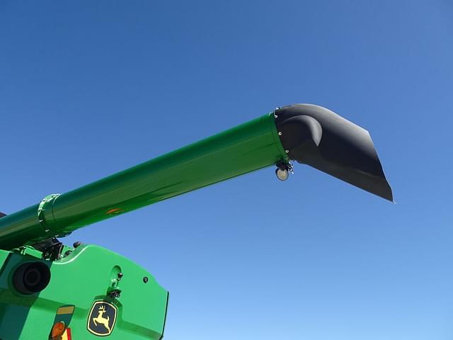 Image of John Deere S770 equipment image 4