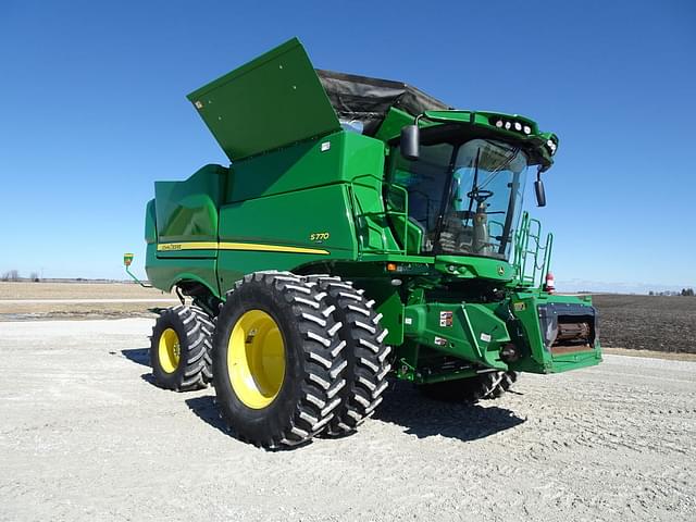 Image of John Deere S770 equipment image 2