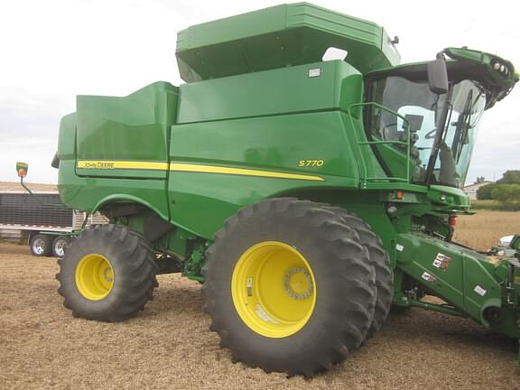 Image of John Deere S770 equipment image 1