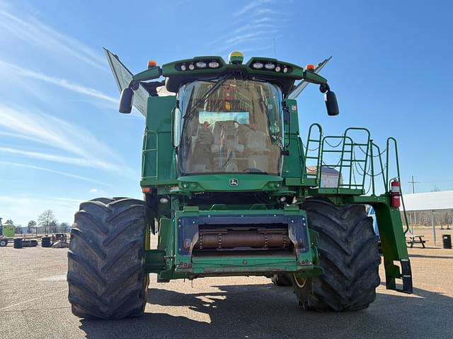 Image of John Deere S770 equipment image 1