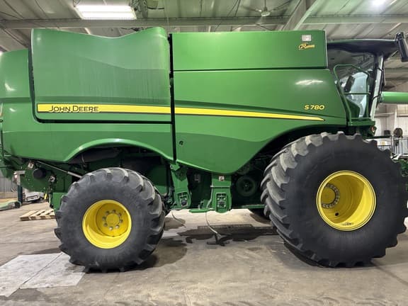 Image of John Deere S780 equipment image 4
