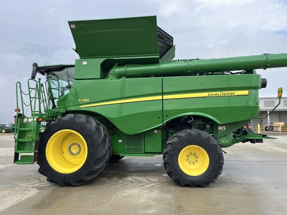 Image of John Deere S780 equipment image 3