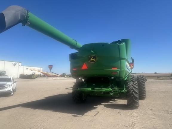 Image of John Deere S780 equipment image 2