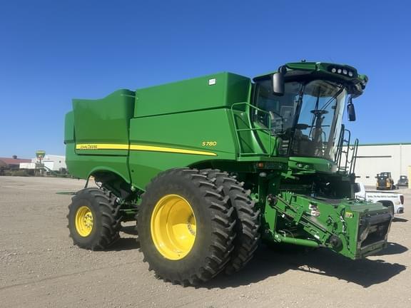 Image of John Deere S780 equipment image 4