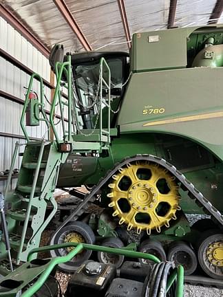 Image of John Deere S780 equipment image 4