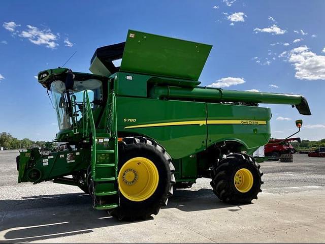 Image of John Deere S780 equipment image 2