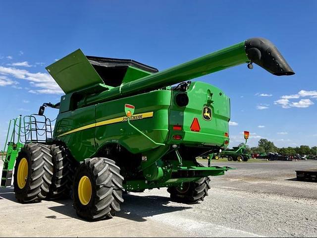 Image of John Deere S780 equipment image 4